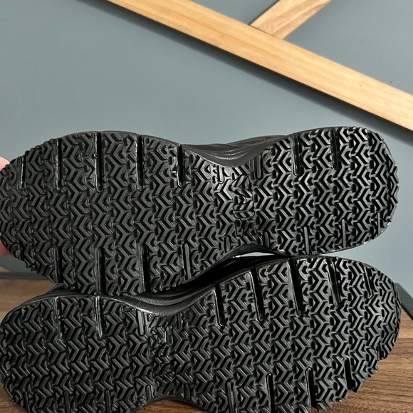 New FILA WOMEN’S MEMORY FLUX SLIP RESISTANT SLIP RESISTANT SHOES SIZE: 8.5 WIDE - Picture 6 of 8